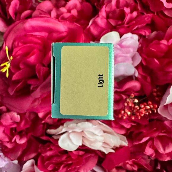 Lot of 3 It Cosmetics Items: FULL SIZE CC Cream, No. 22 brush & .47 Pillow Cream - Picture 6 of 6